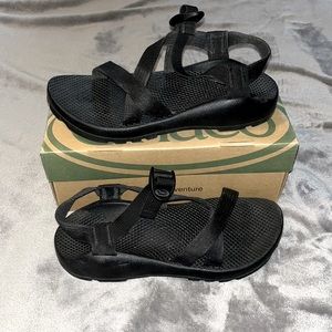 Chaco Unaweep Black size 9